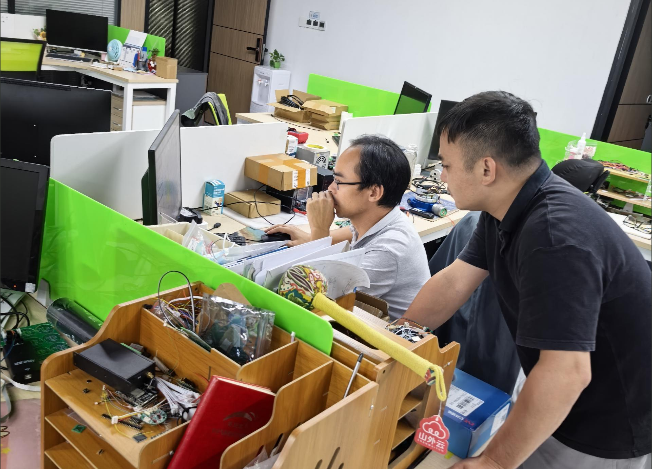 臺風(fēng)賽跑！安帕爾團(tuán)隊(duì)搶時(shí)送檢產(chǎn)品彰顯擔(dān)當(dāng)